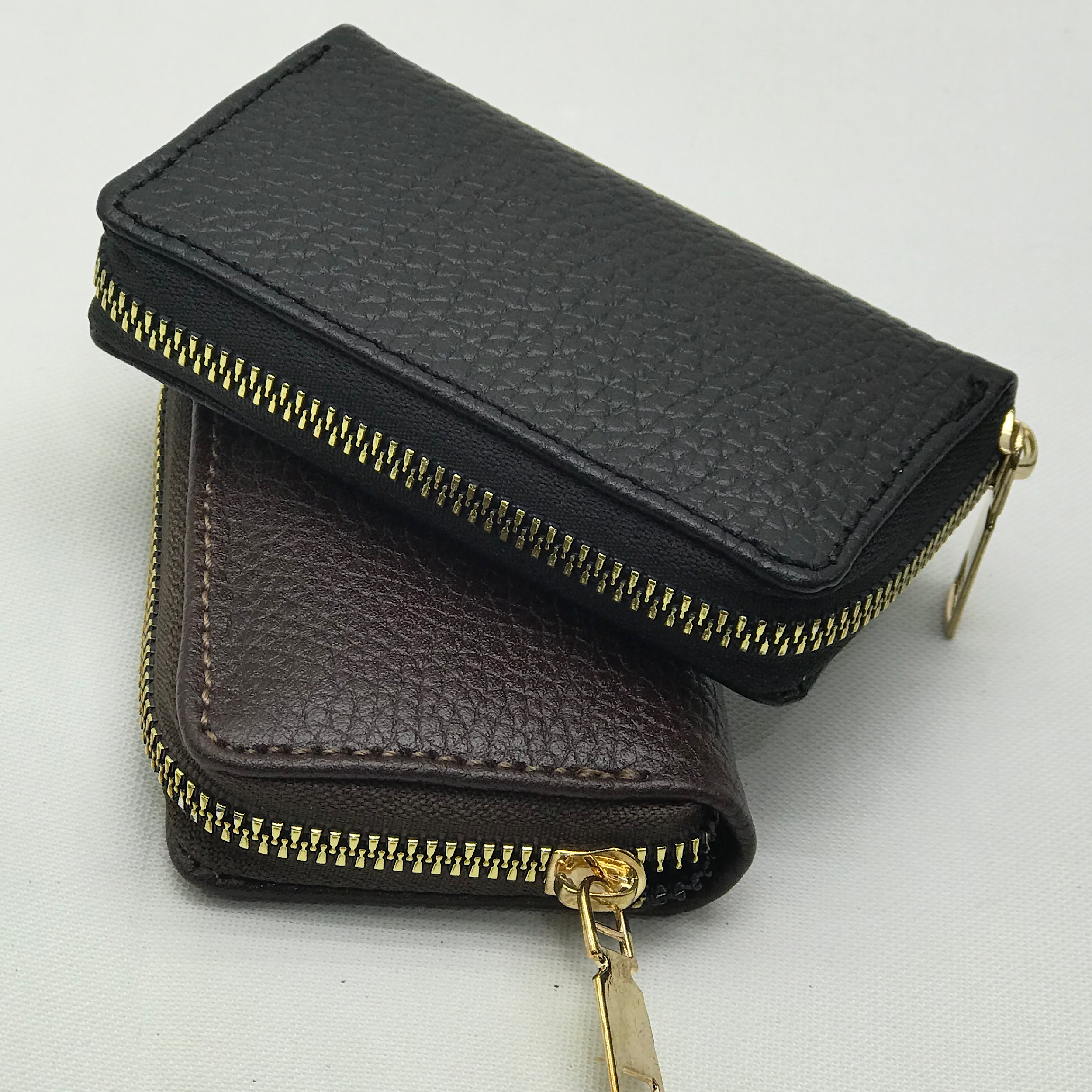 جاکارتی دور زیپ